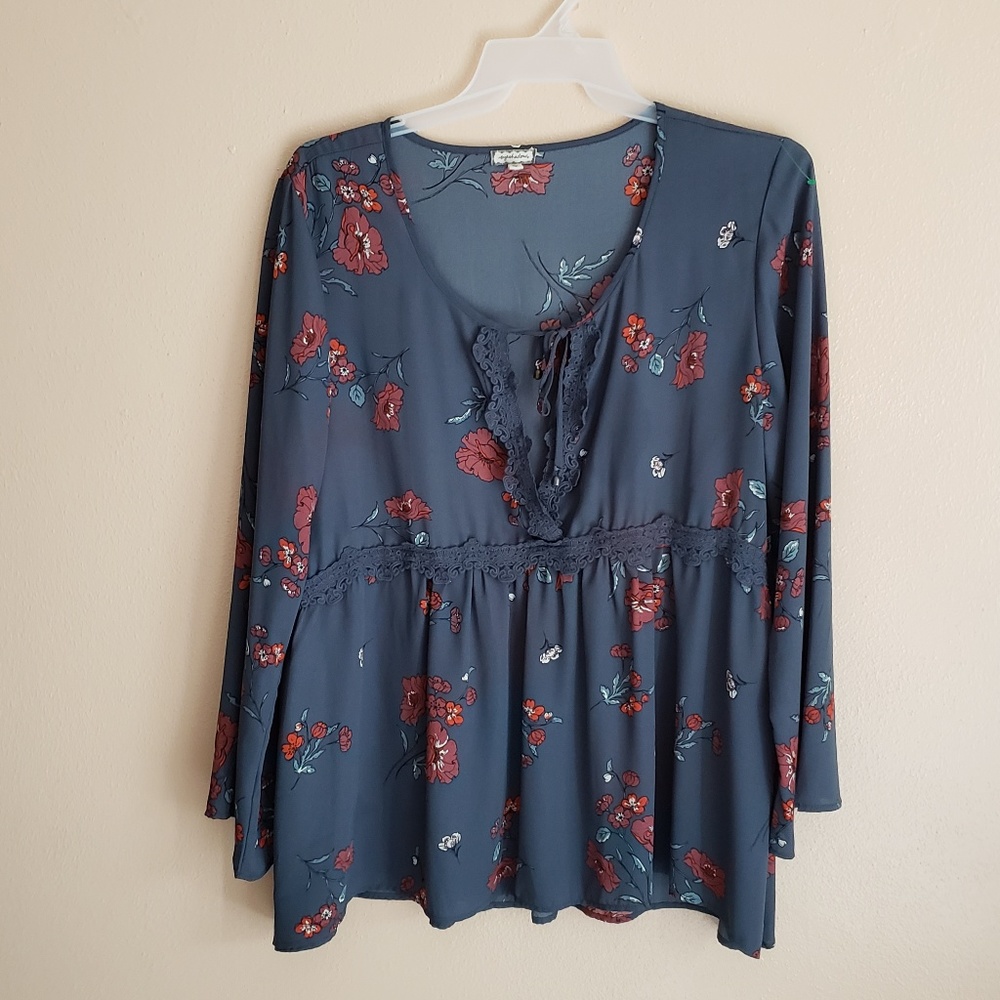 FLoral blouse.